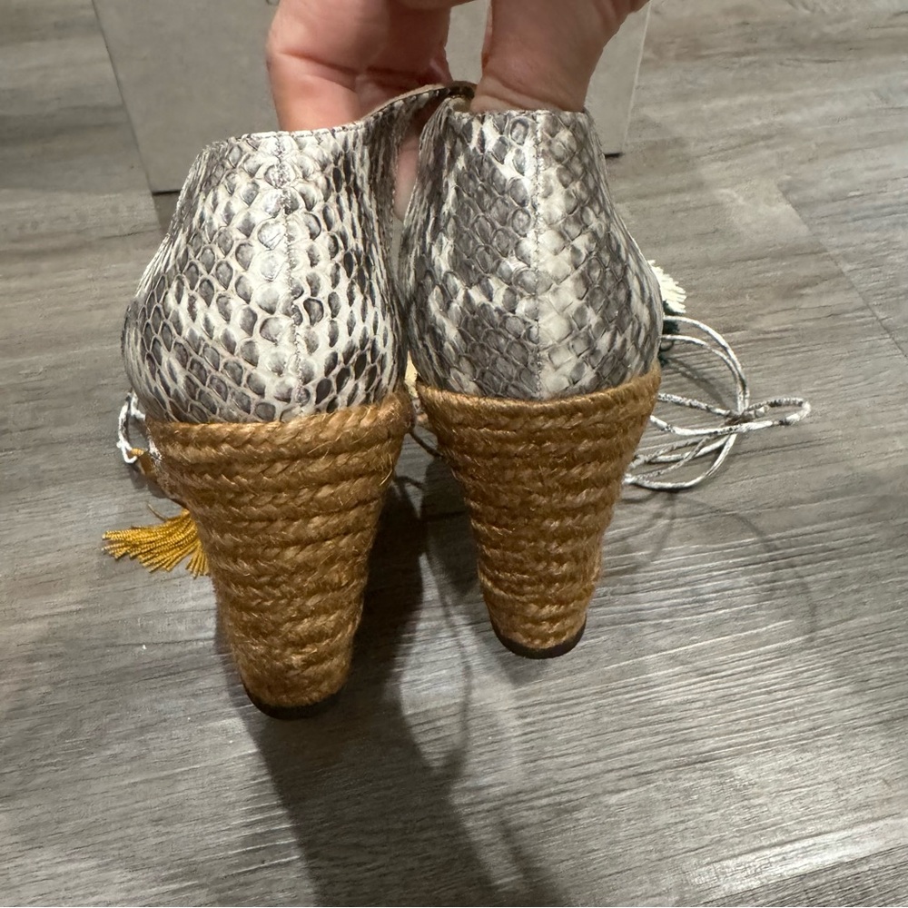 Jimmy Choo Deva 85 Roccia Snakeskin Leather Wrap Around Tassel Wedge Sandal - Picture 4 of 10